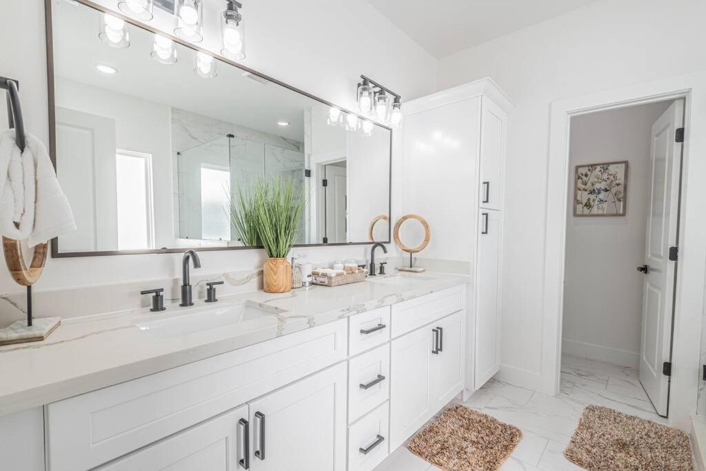 Luxury Home Near Houston Downtown & Medical Center view 2