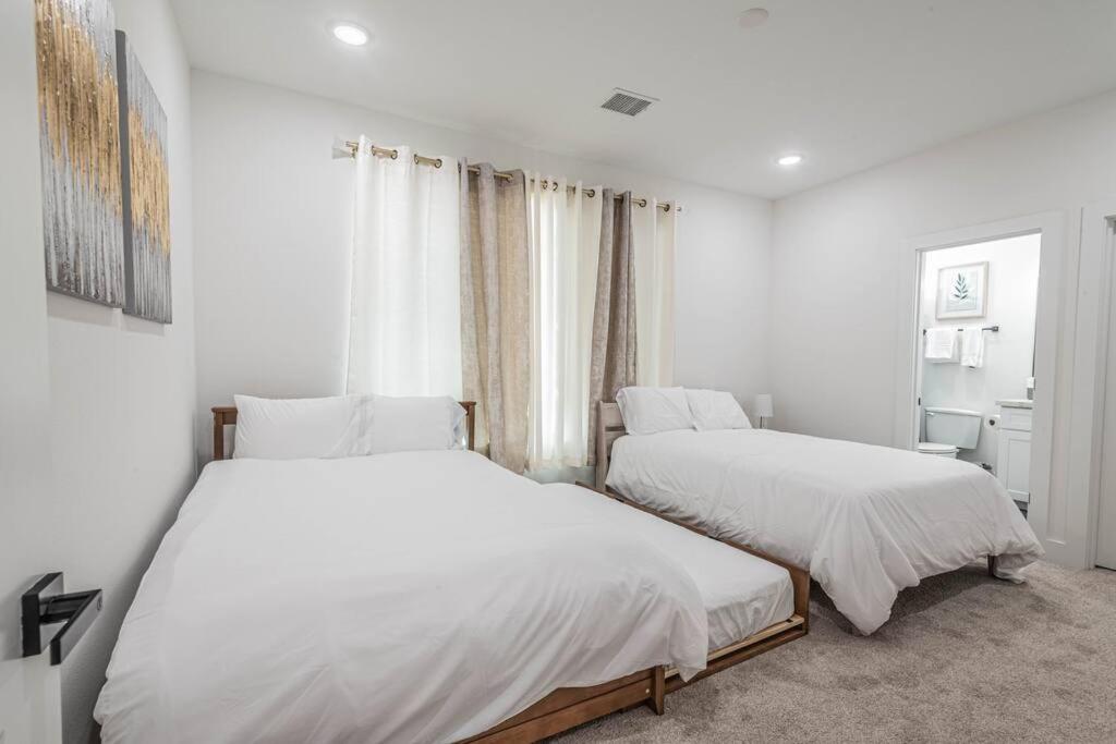 Luxury Home Near Houston Downtown & Medical Center view 3