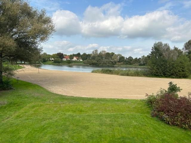 Gezellige vakantiewoning aan het water in Ewijk - recreational only no workers