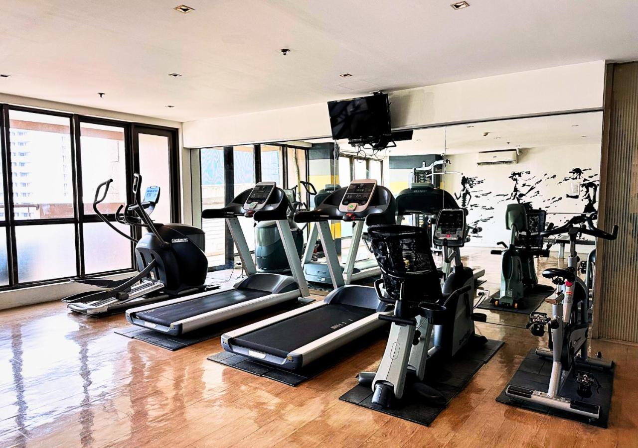 KL Tower Makati near Greenbelt with free access to gym, sauna & 100Mbps Wi-fi