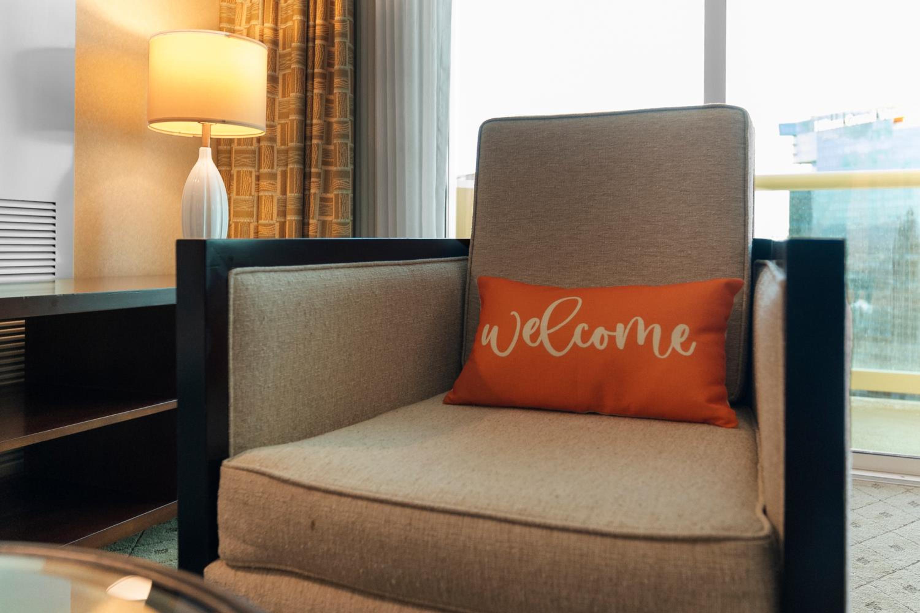 Lucky Gem Penthouse & Luxury Suites at MGM Signature Resort, Balcony Strip View 1607