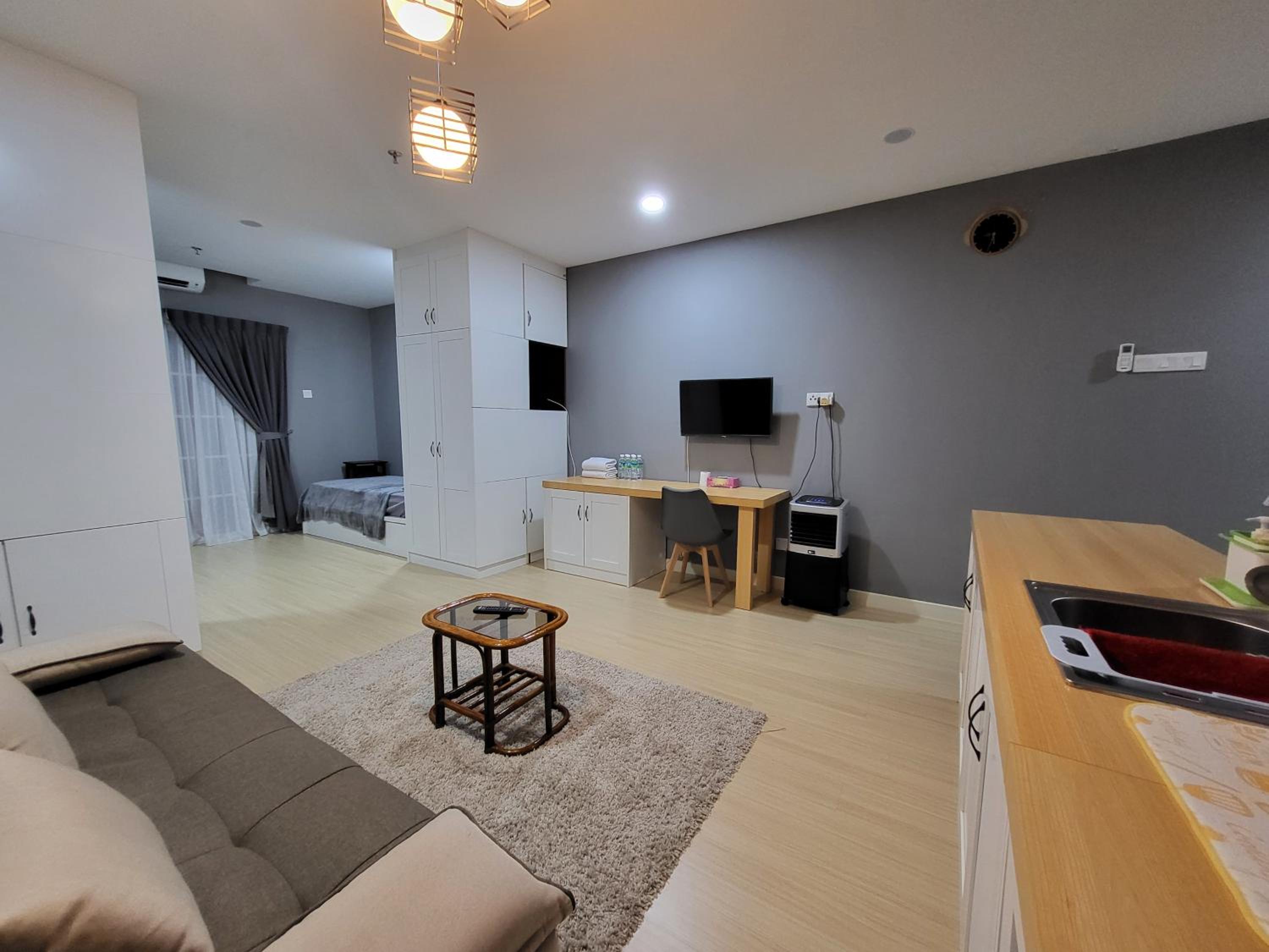 NICE and COZY studio apartment with gym and pool. photo 5