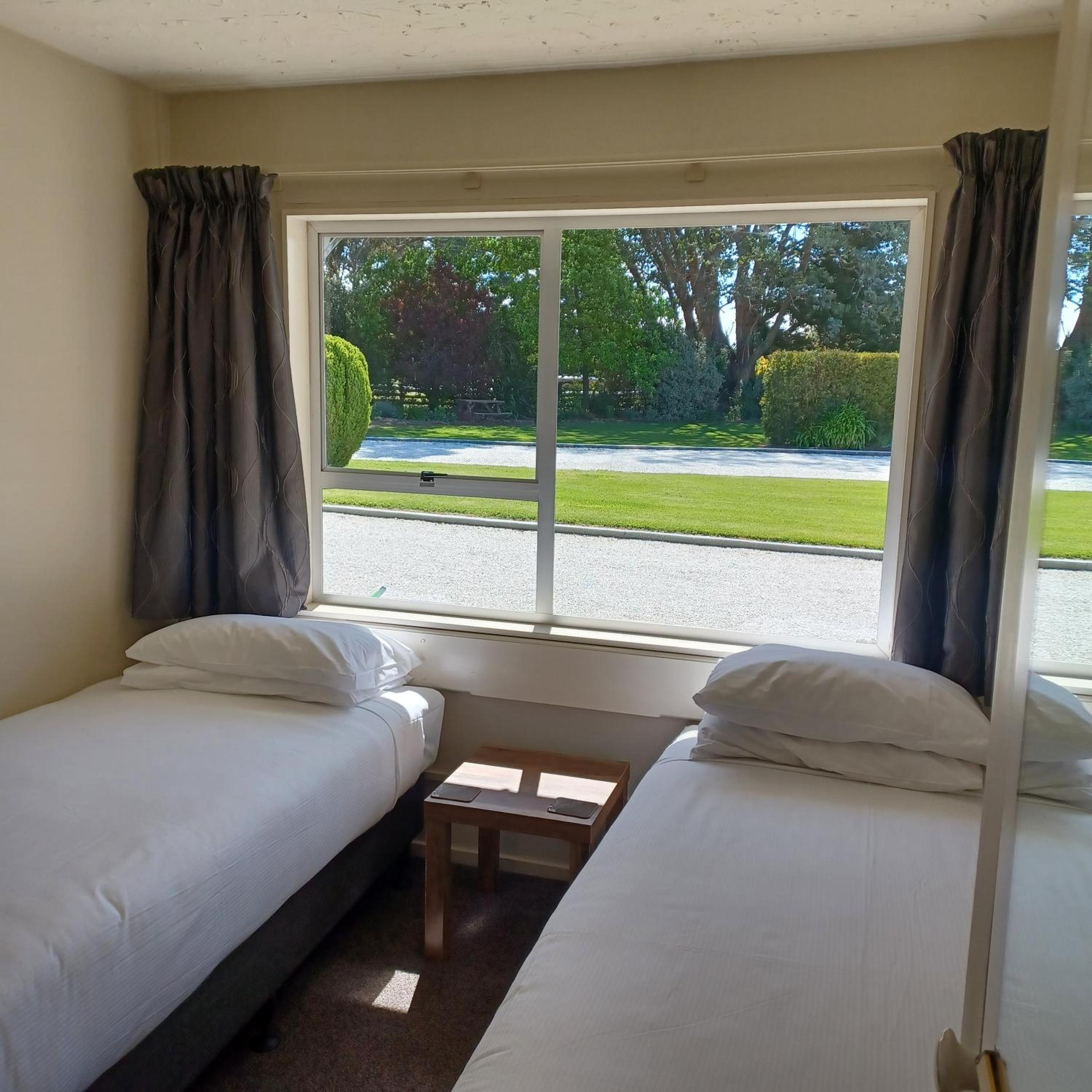 Flaxbourne Motels view 2