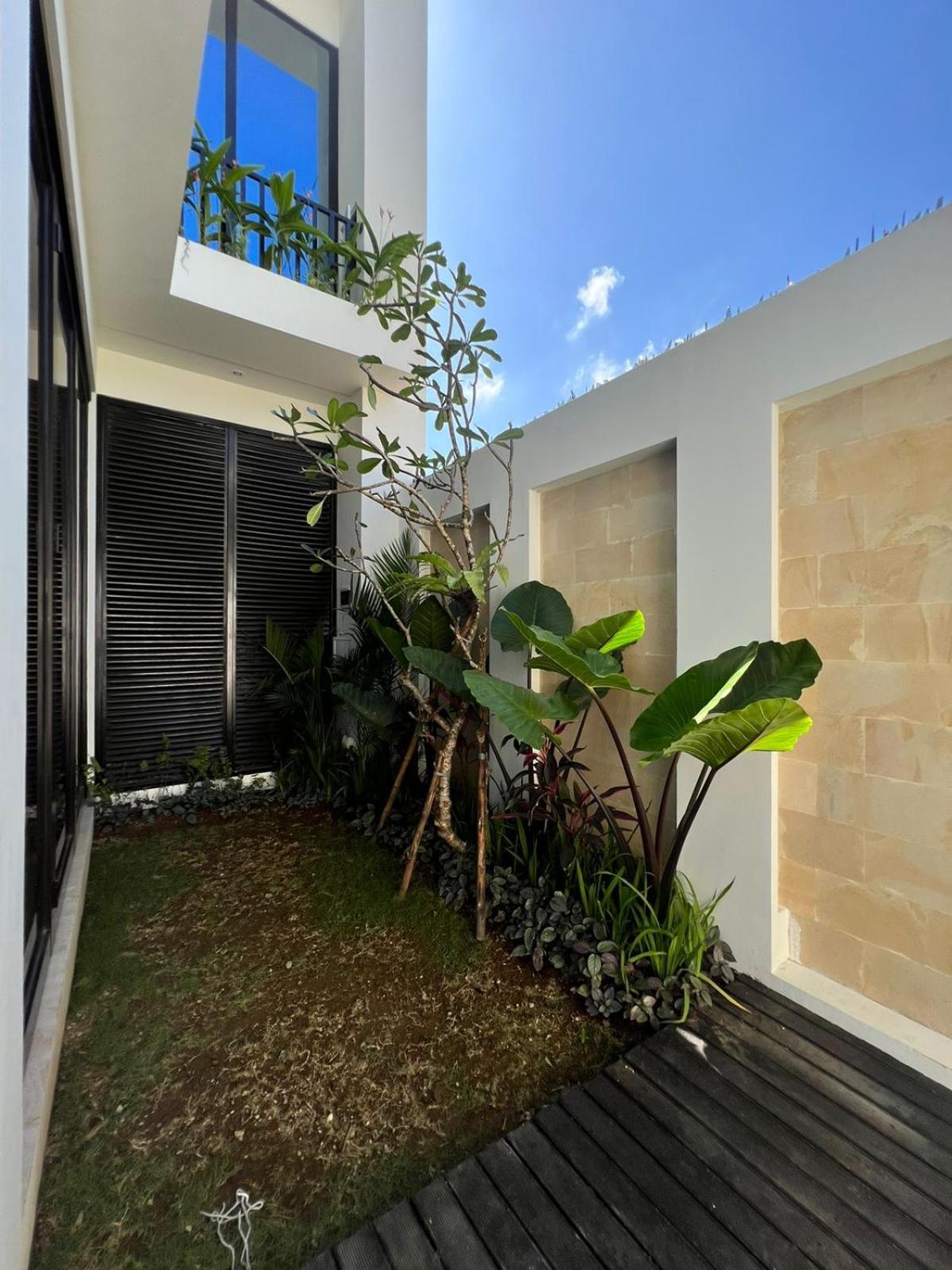 Sapphire Canggu 3 Bedroom Villa with private pool view 2