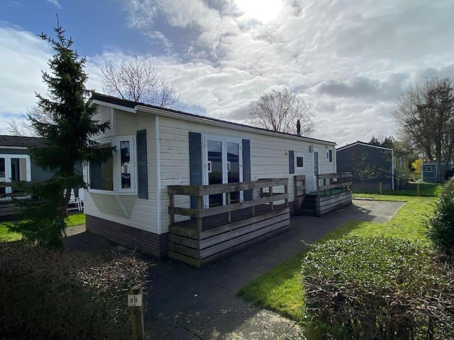 Chalet with 2 bedrooms for 4 people for rent in Hoorn Netherlands