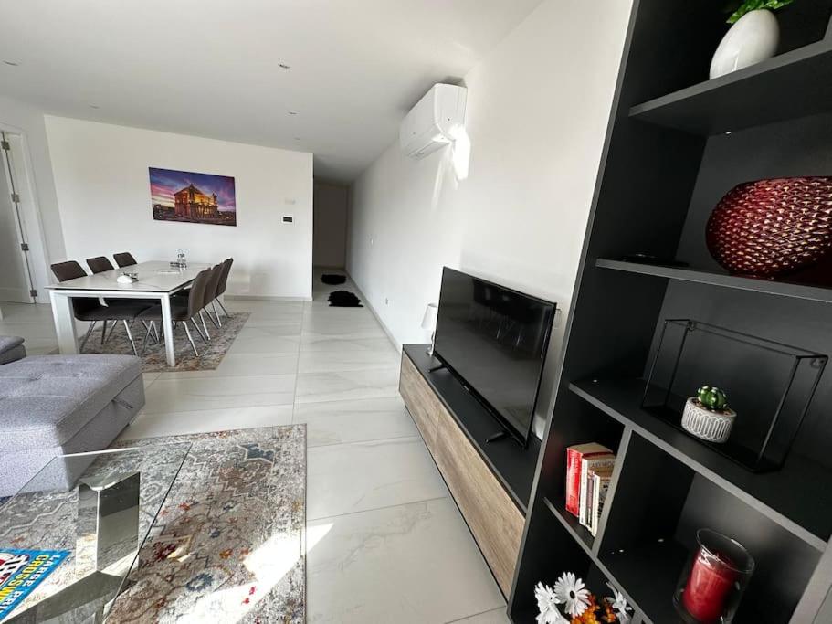 Modern & Cosy Apartment in Marsaxlokk view 4
