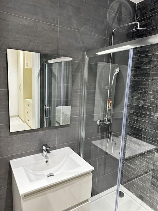 Modern & Cosy Apartment in Marsaxlokk view 5