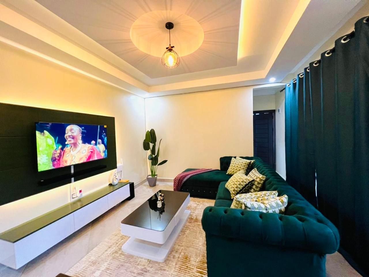 The Green One Bedroom Apt, Kampala view 3