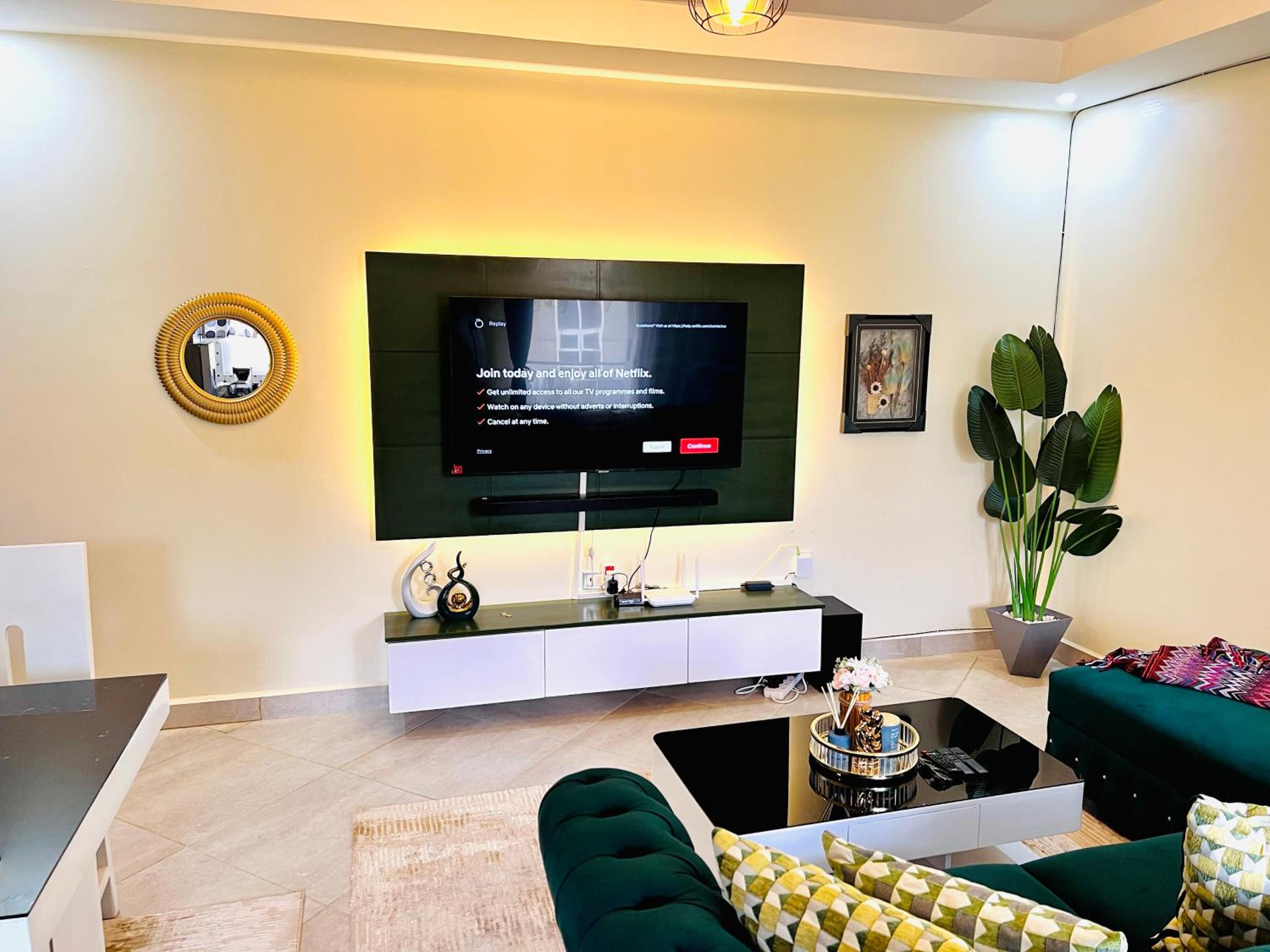 The Green One Bedroom Apt, Kampala view 2