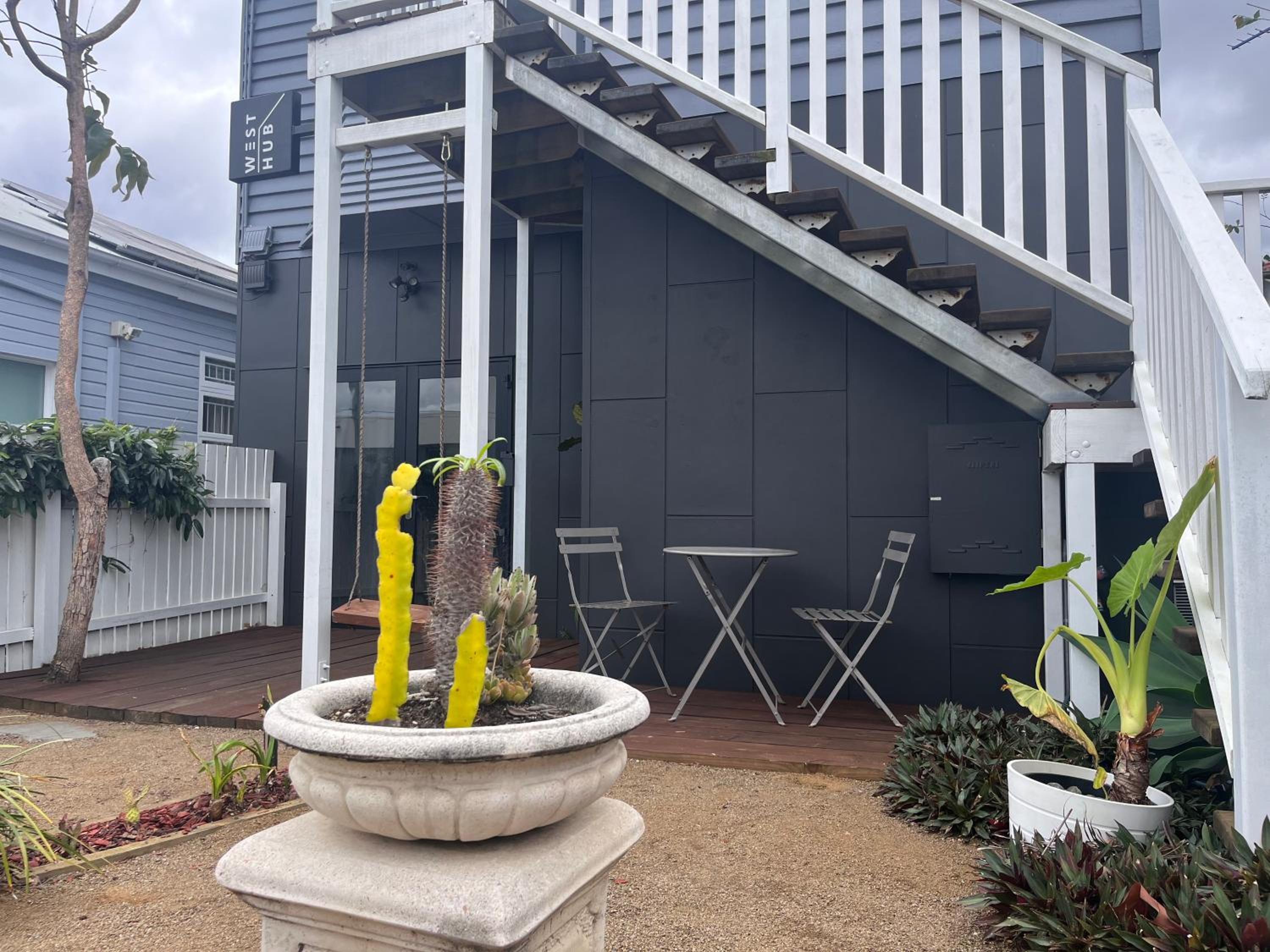 WEST HUB. Private Infrared Sauna near city & much more! New purpose built loft style!