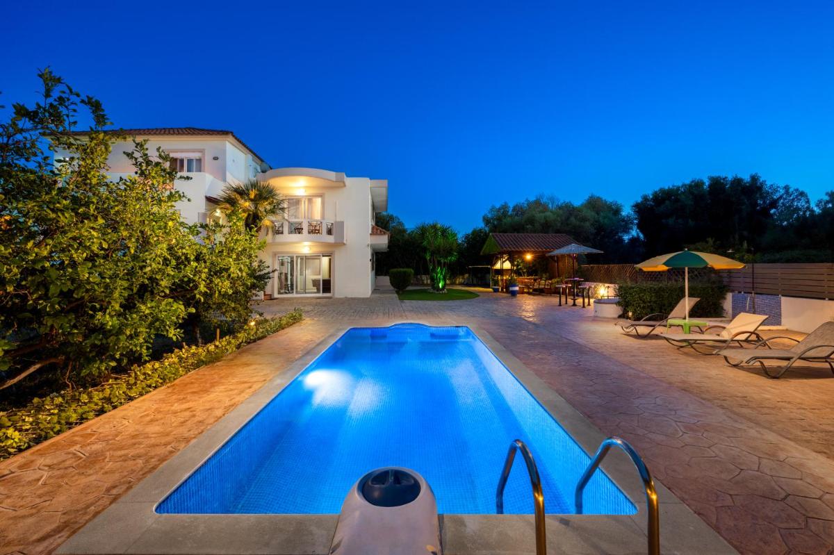 Villa Rea Luxury 5 bdrs with swimming pool