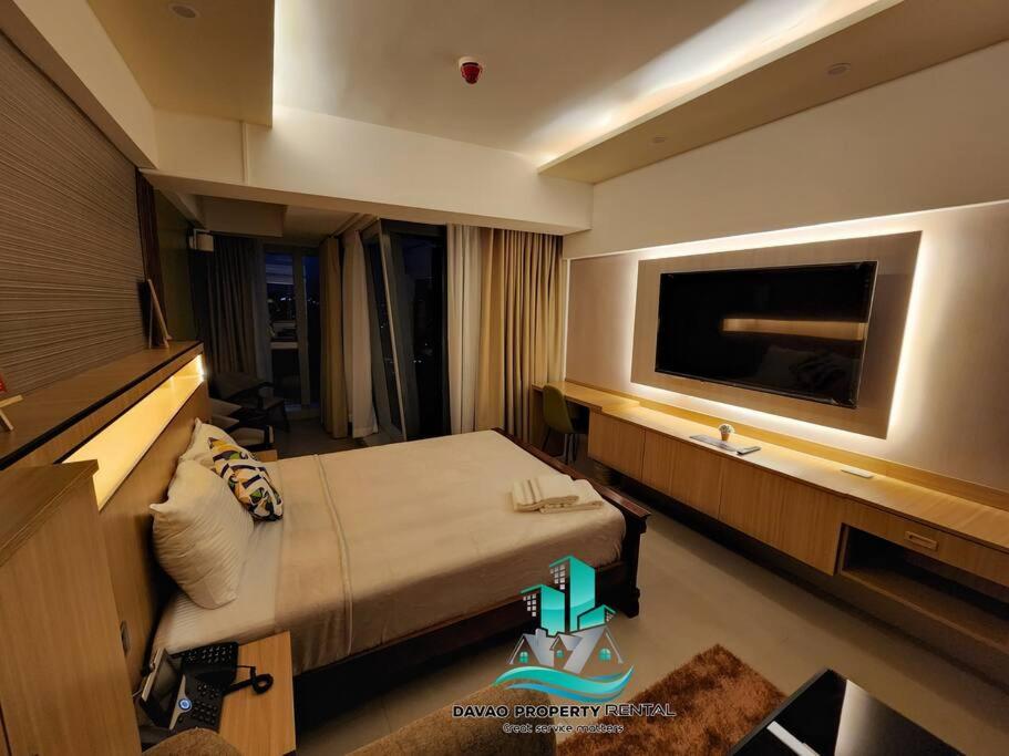 Luxurious Studio Unit w/Queen bed@ Aeon Tower 1733 view 4