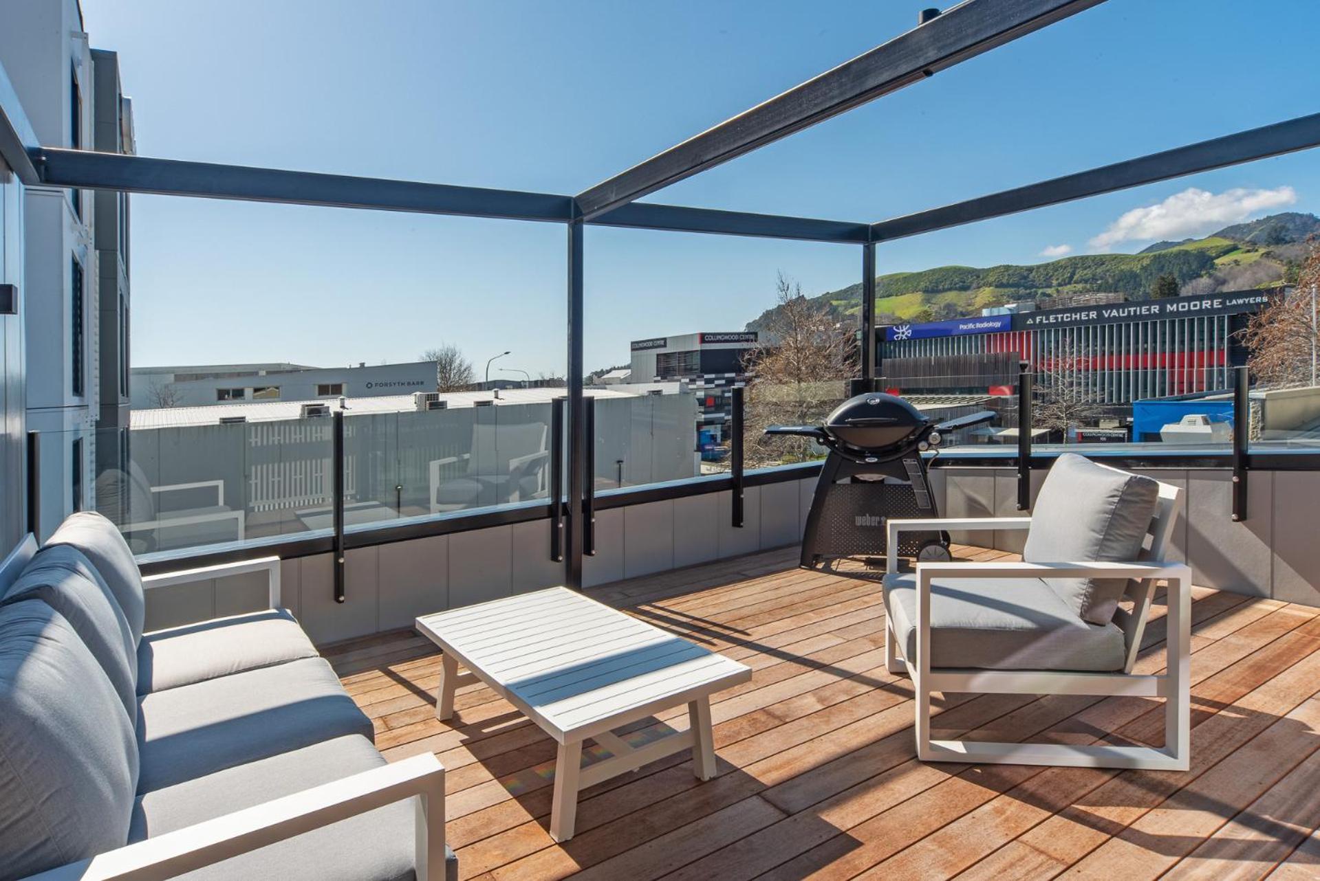 Inner City Apartment 2 - Modern, Rooftop Balcony view 2