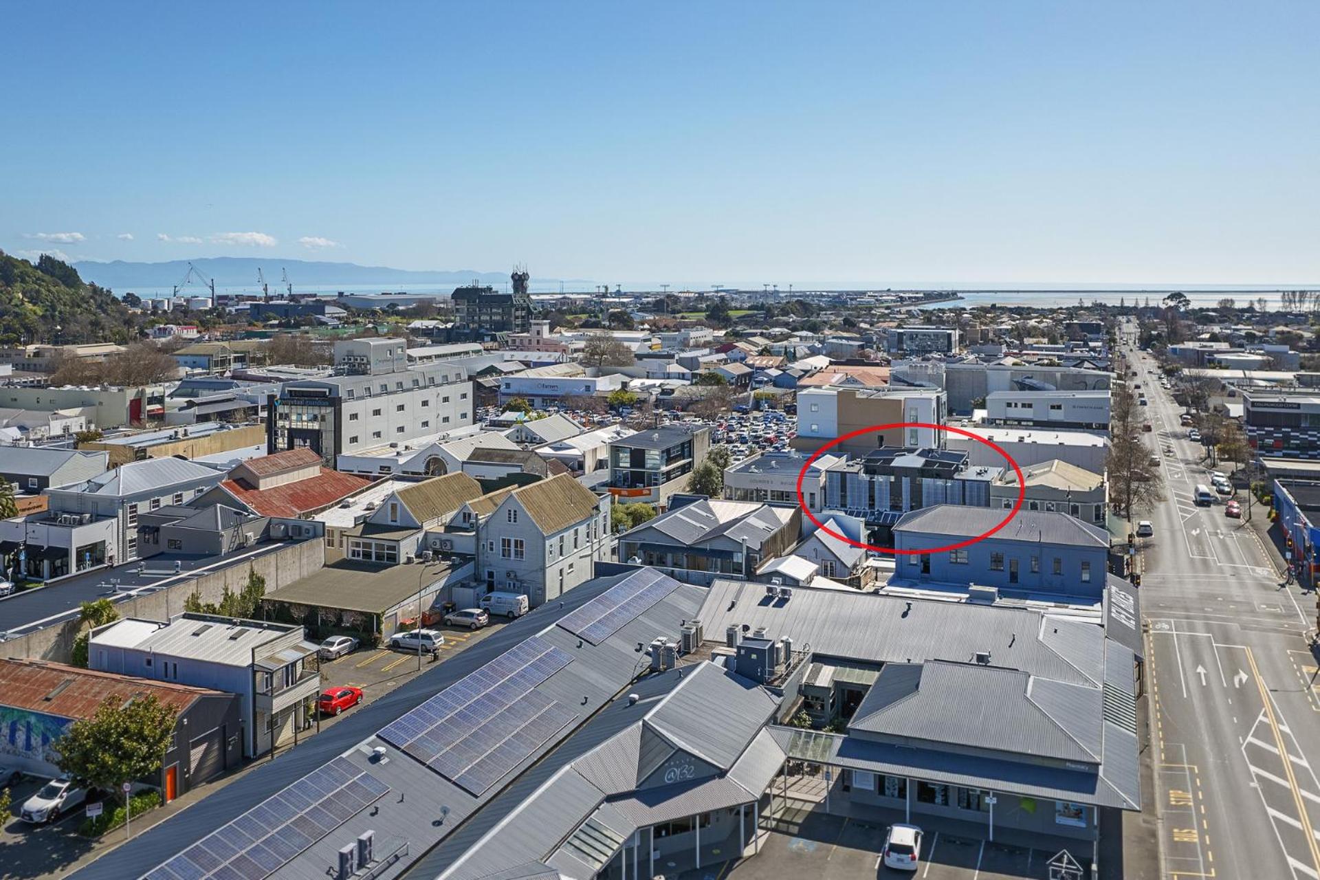 Inner City Apartment 3 - Modern, Rooftop Balcony view 4