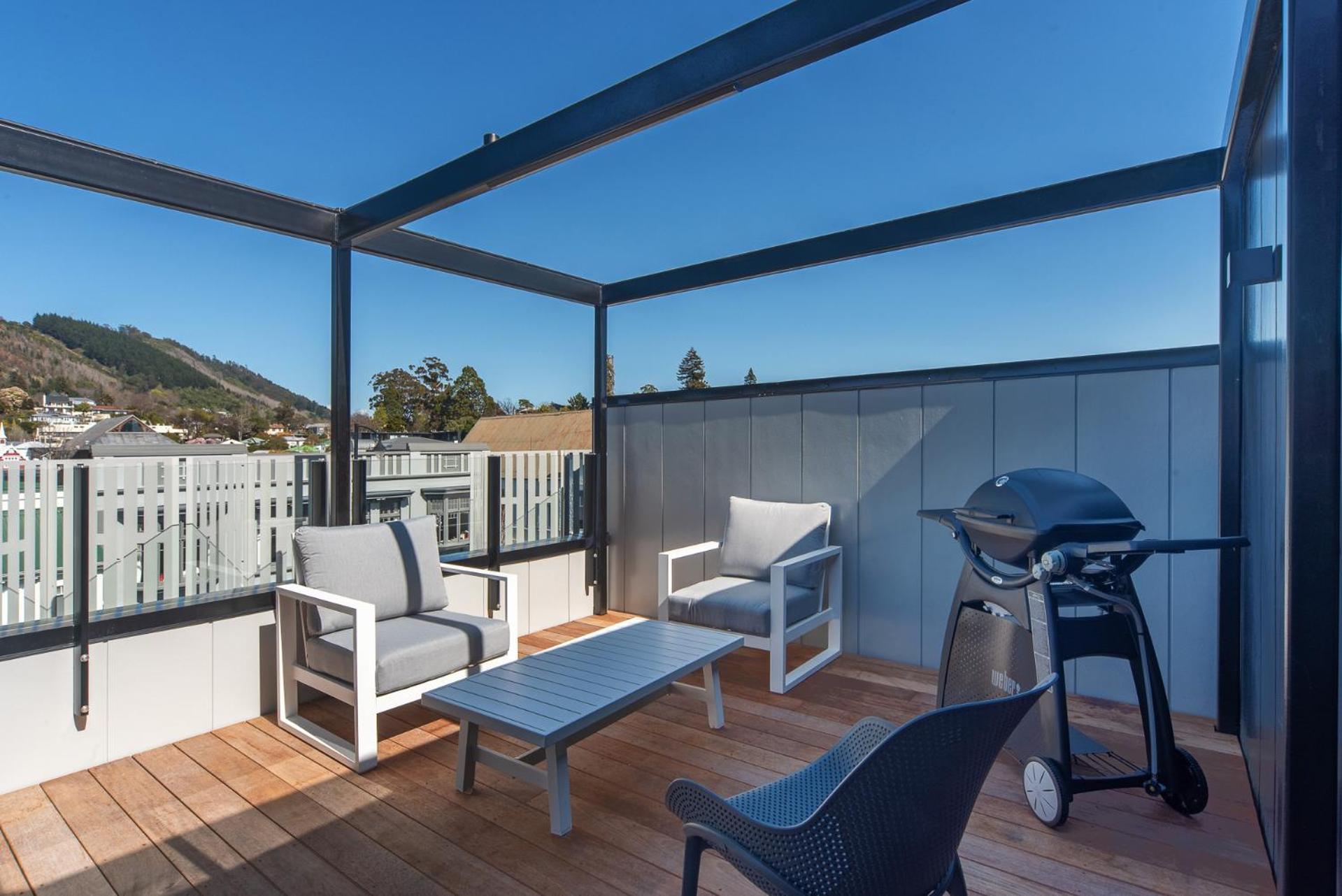 Inner City Apartment 3 - Modern, Rooftop Balcony view 5