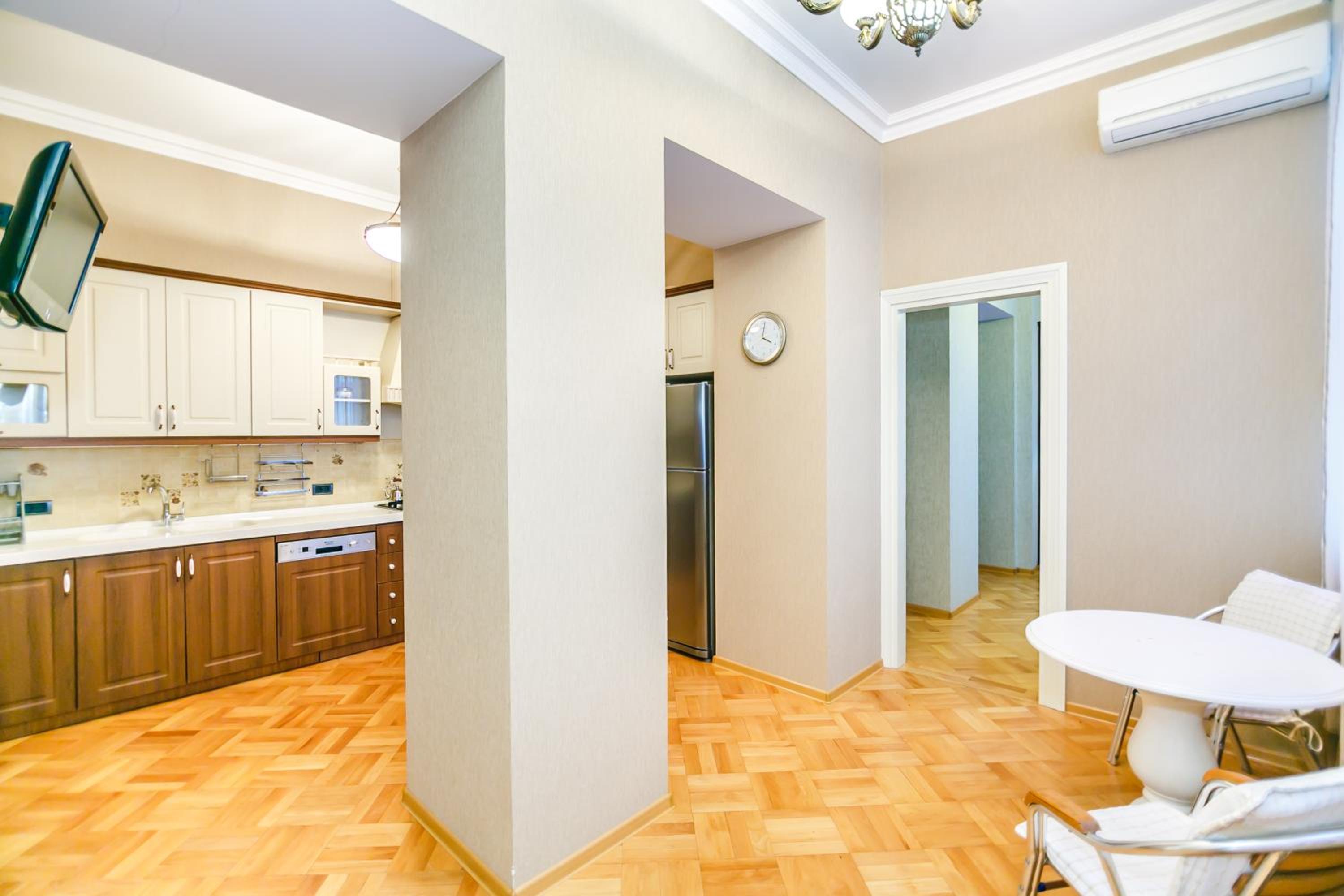 Apartment on Metro Sahil
