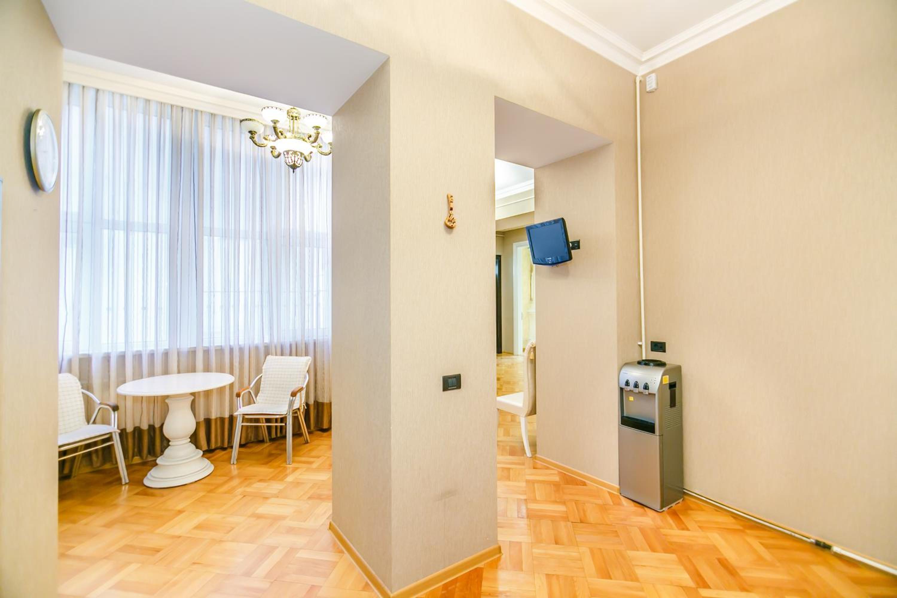 Apartment on Metro Sahil