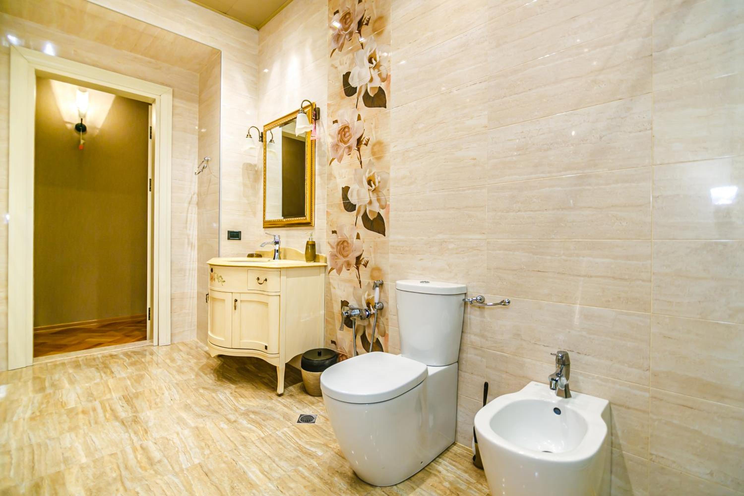 Apartment on Metro Sahil