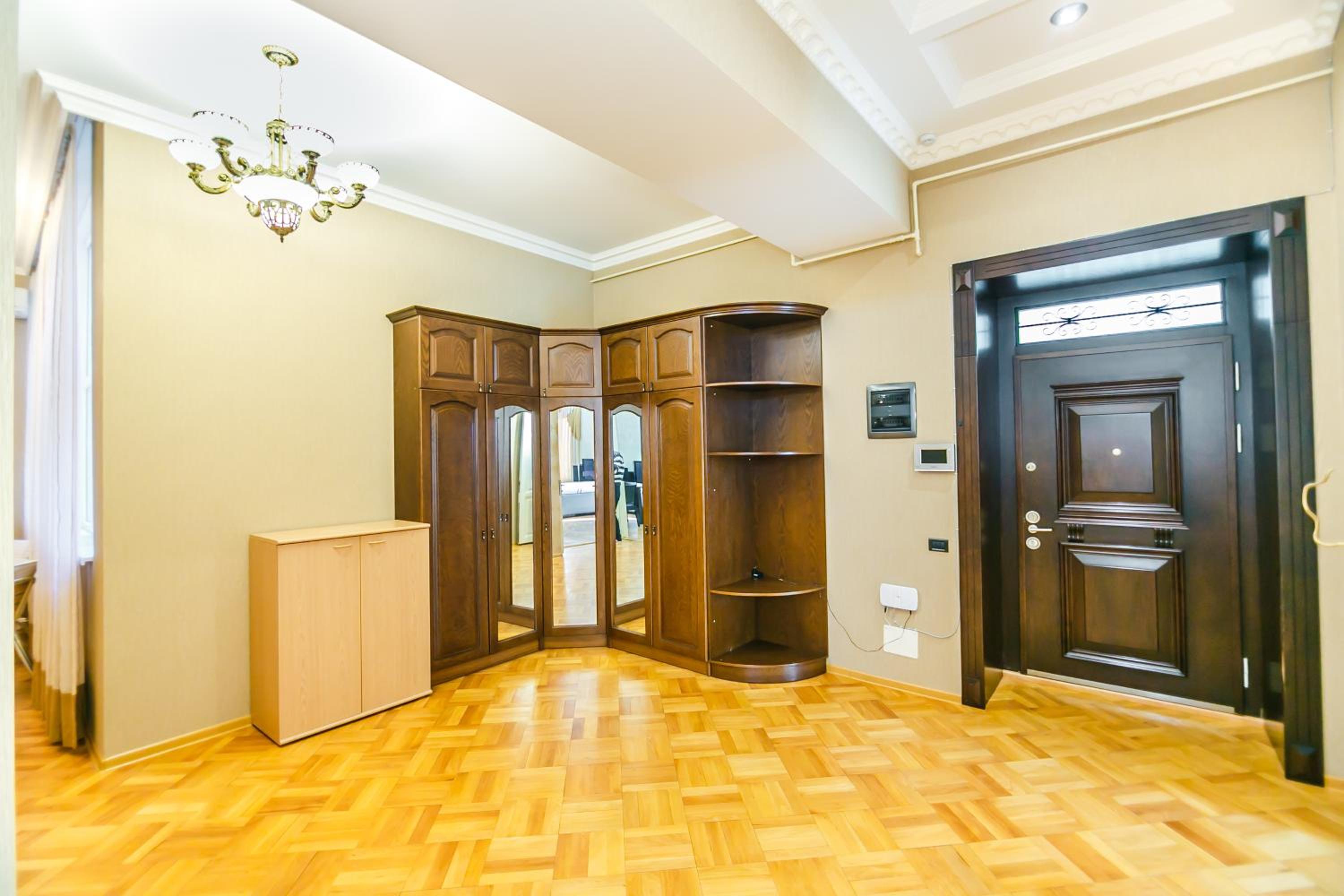 Apartment on Metro Sahil