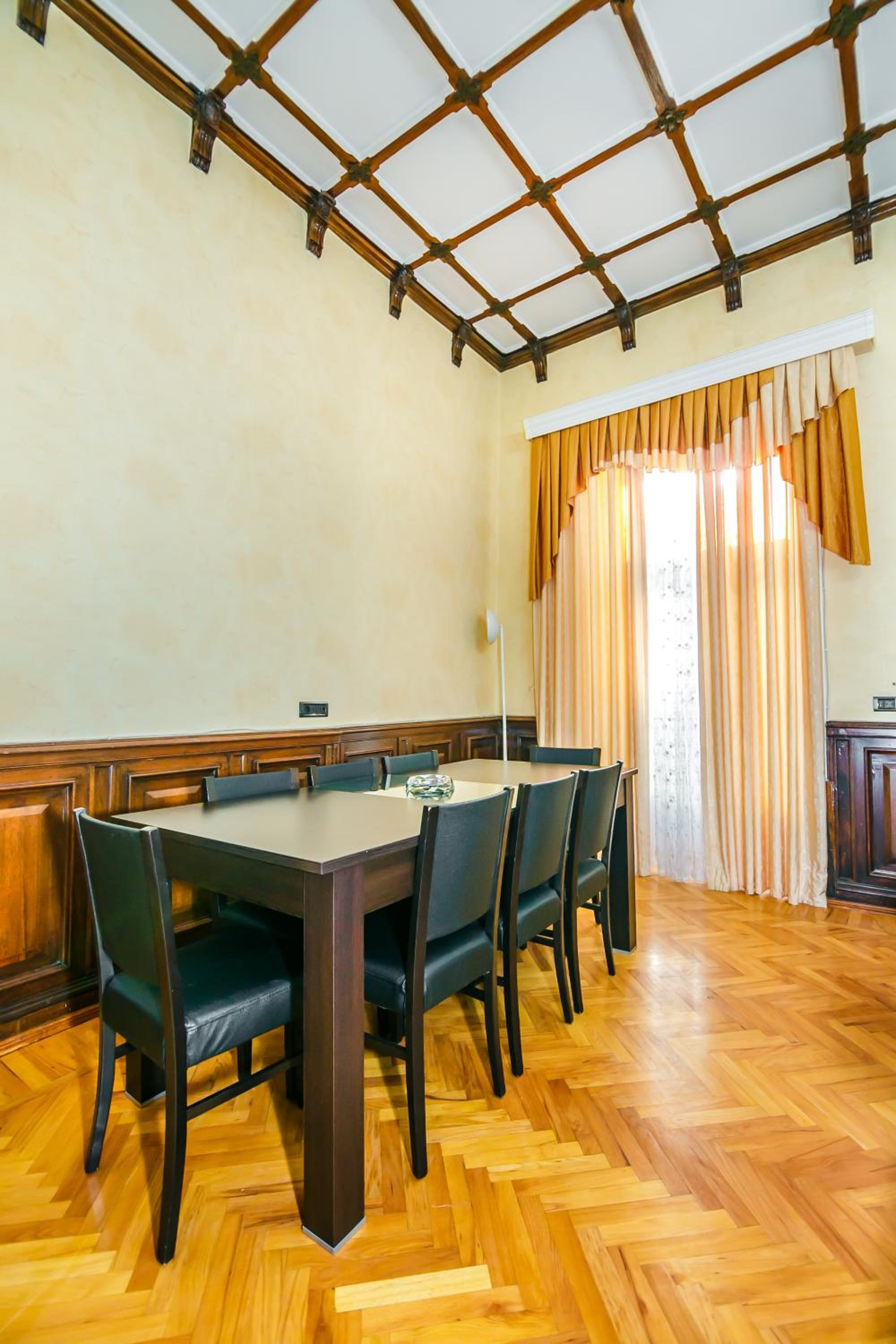 Apartment on Metro Sahil