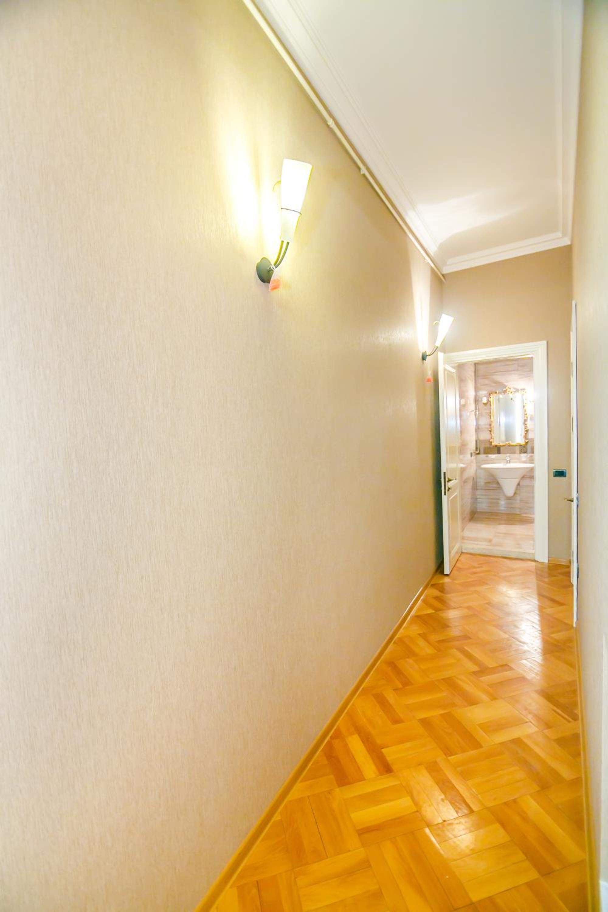 Apartment on Metro Sahil