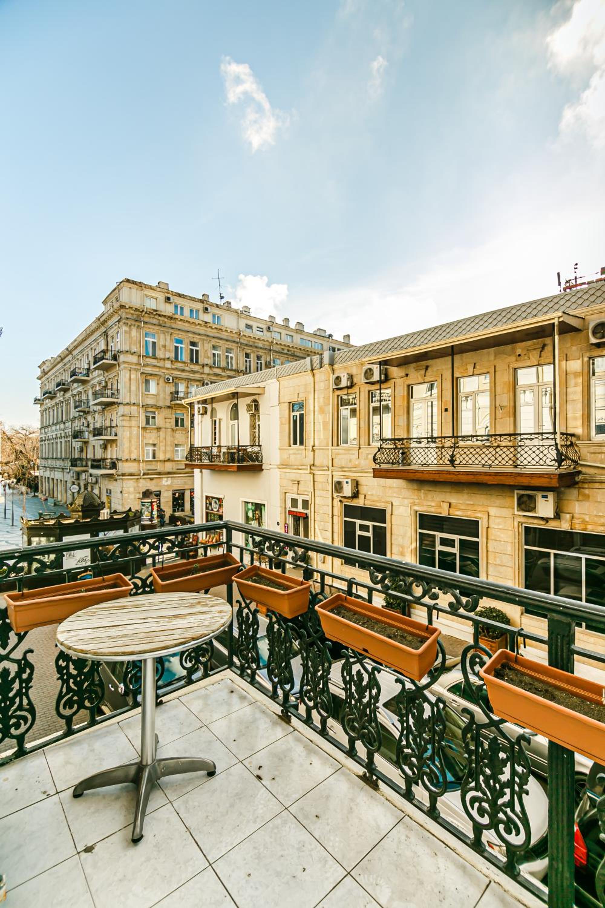 Apartment on Metro Sahil