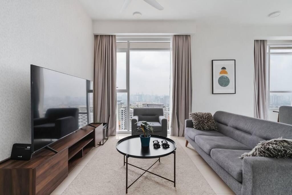 KLCC View-PS4-Netflix-Pool-8pax-KL East TheRidge