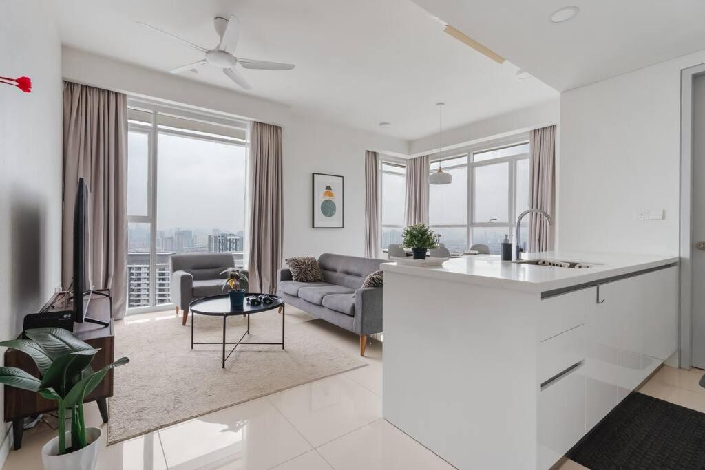 KLCC View-PS4-Netflix-Pool-8pax-KL East TheRidge