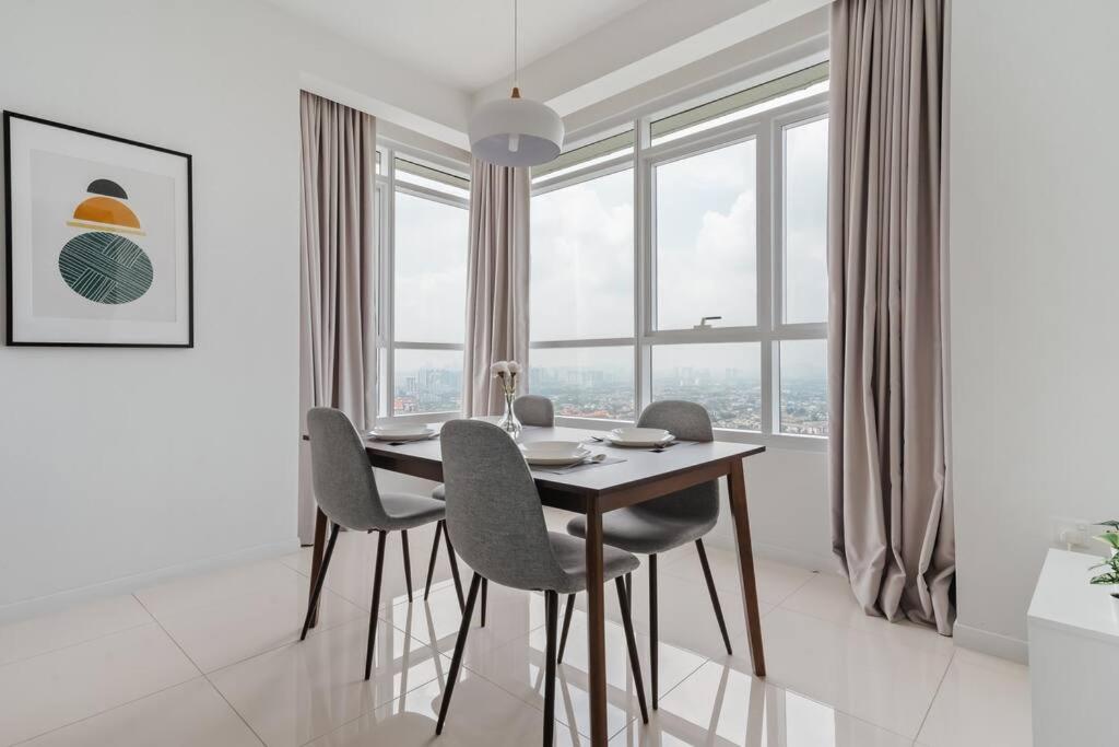 KLCC View-PS4-Netflix-Pool-8pax-KL East TheRidge
