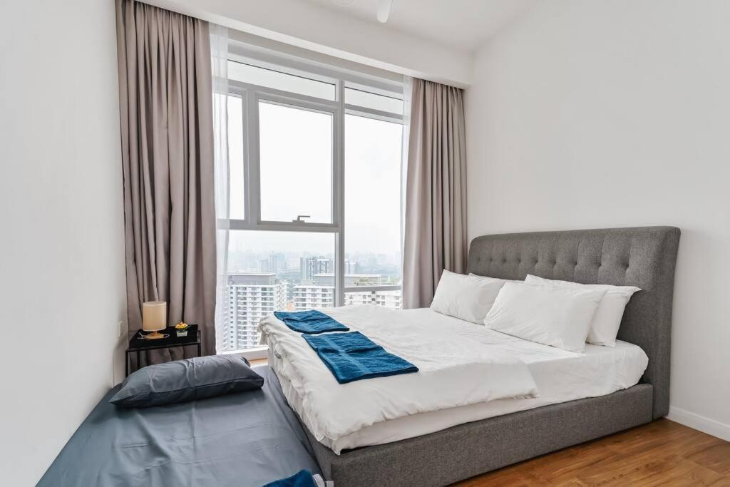 KLCC View-PS4-Netflix-Pool-8pax-KL East TheRidge
