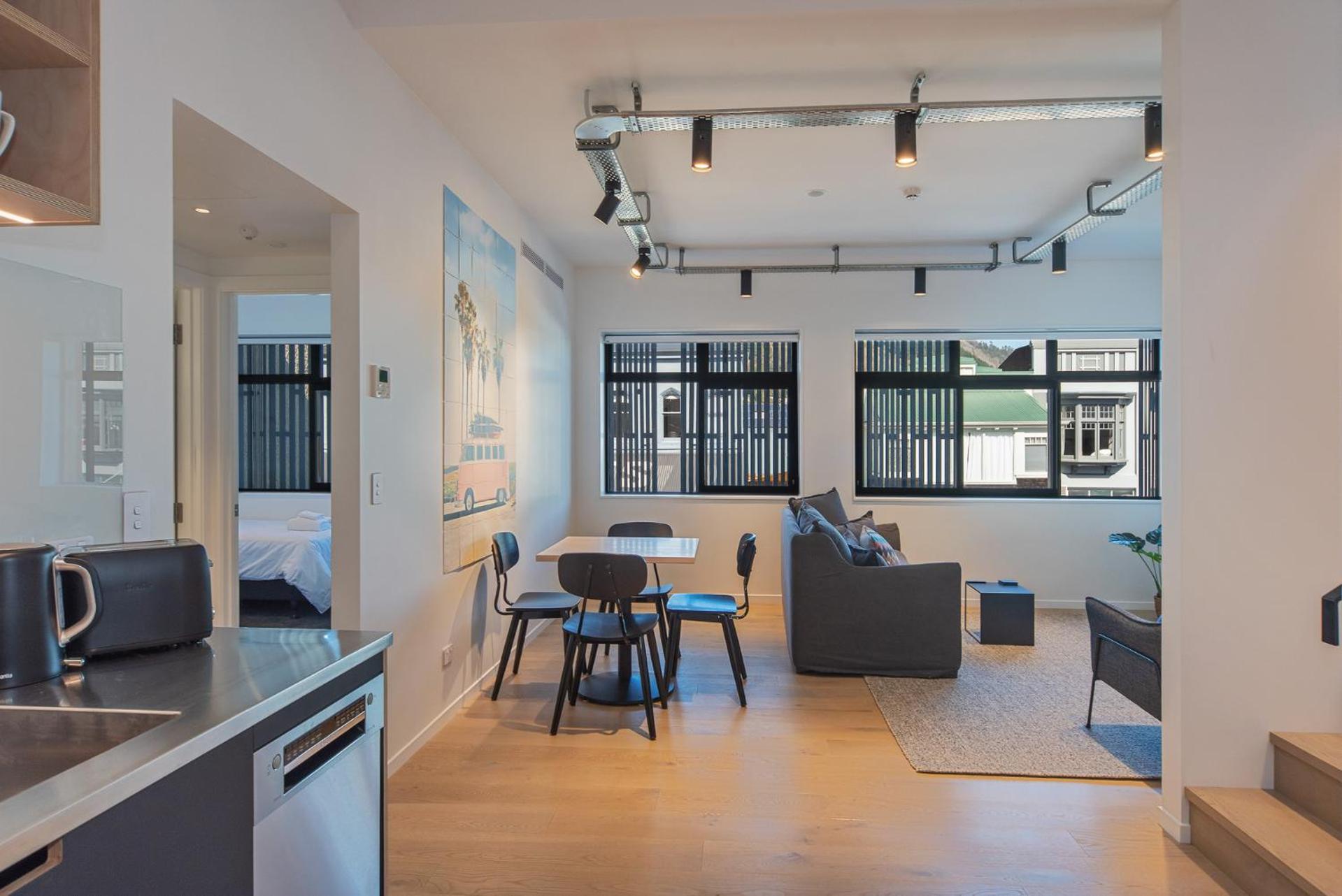 Inner City Apartment 4 - Modern, Rooftop Balcony view 5