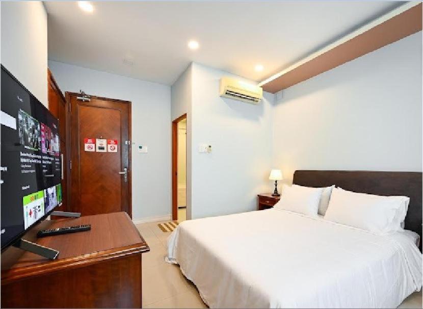 New Sunny 1 Hotel Q7 by BAY LUXURY