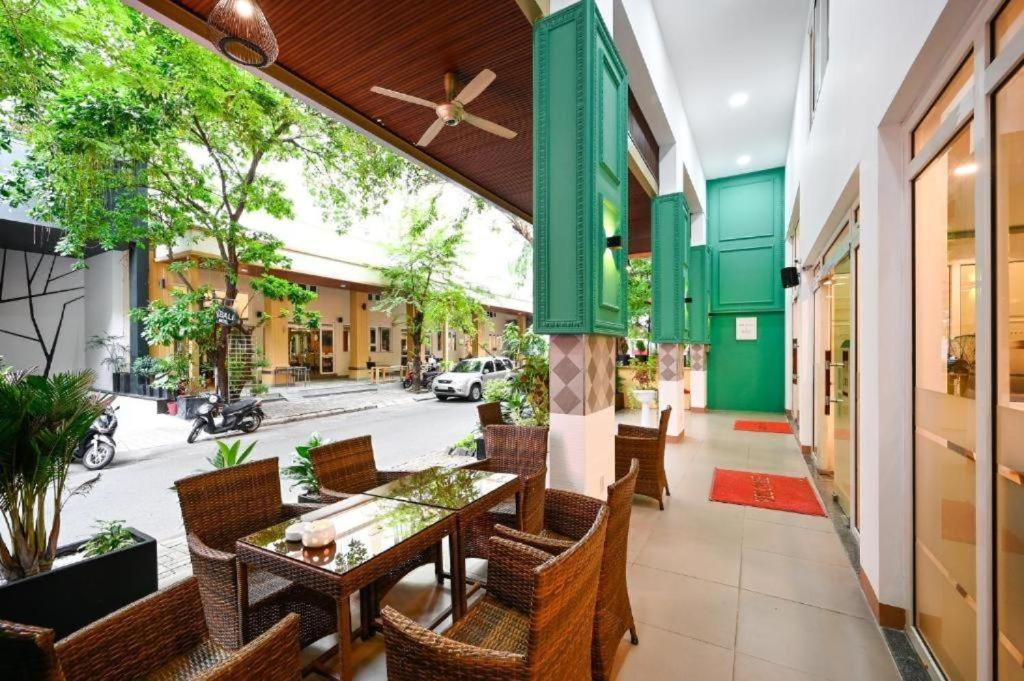 New Sunny 1 Hotel Q7 by BAY LUXURY