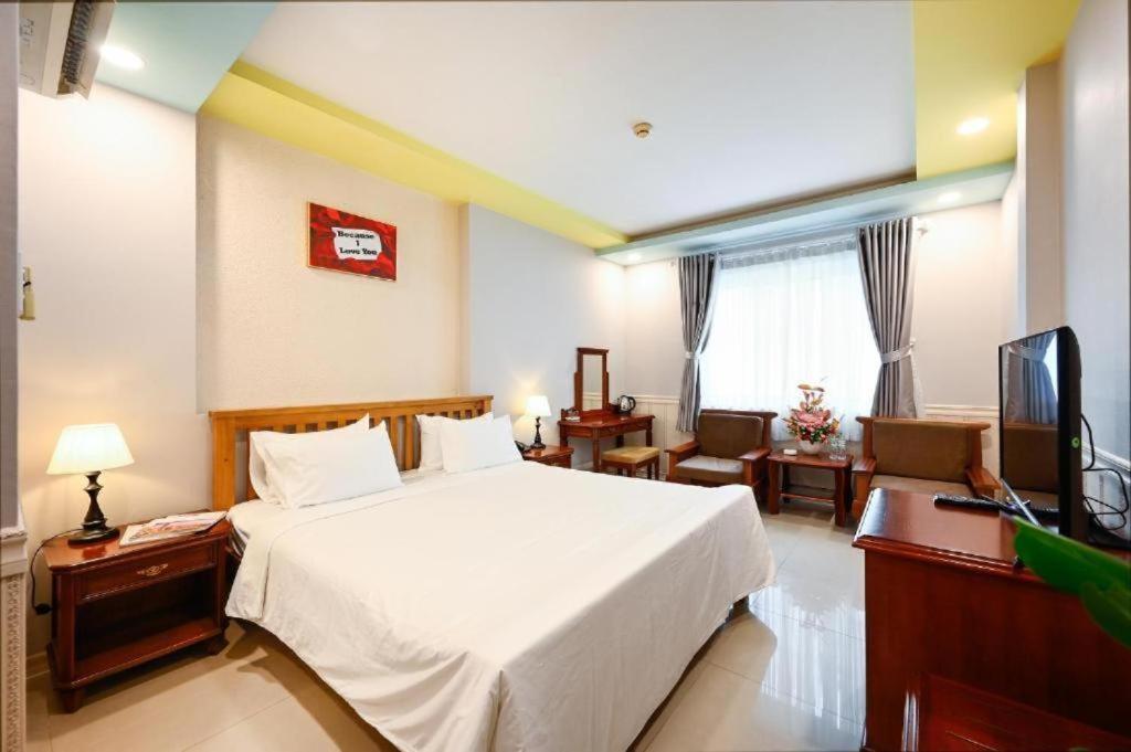 New Sunny 1 Hotel Q7 by BAY LUXURY
