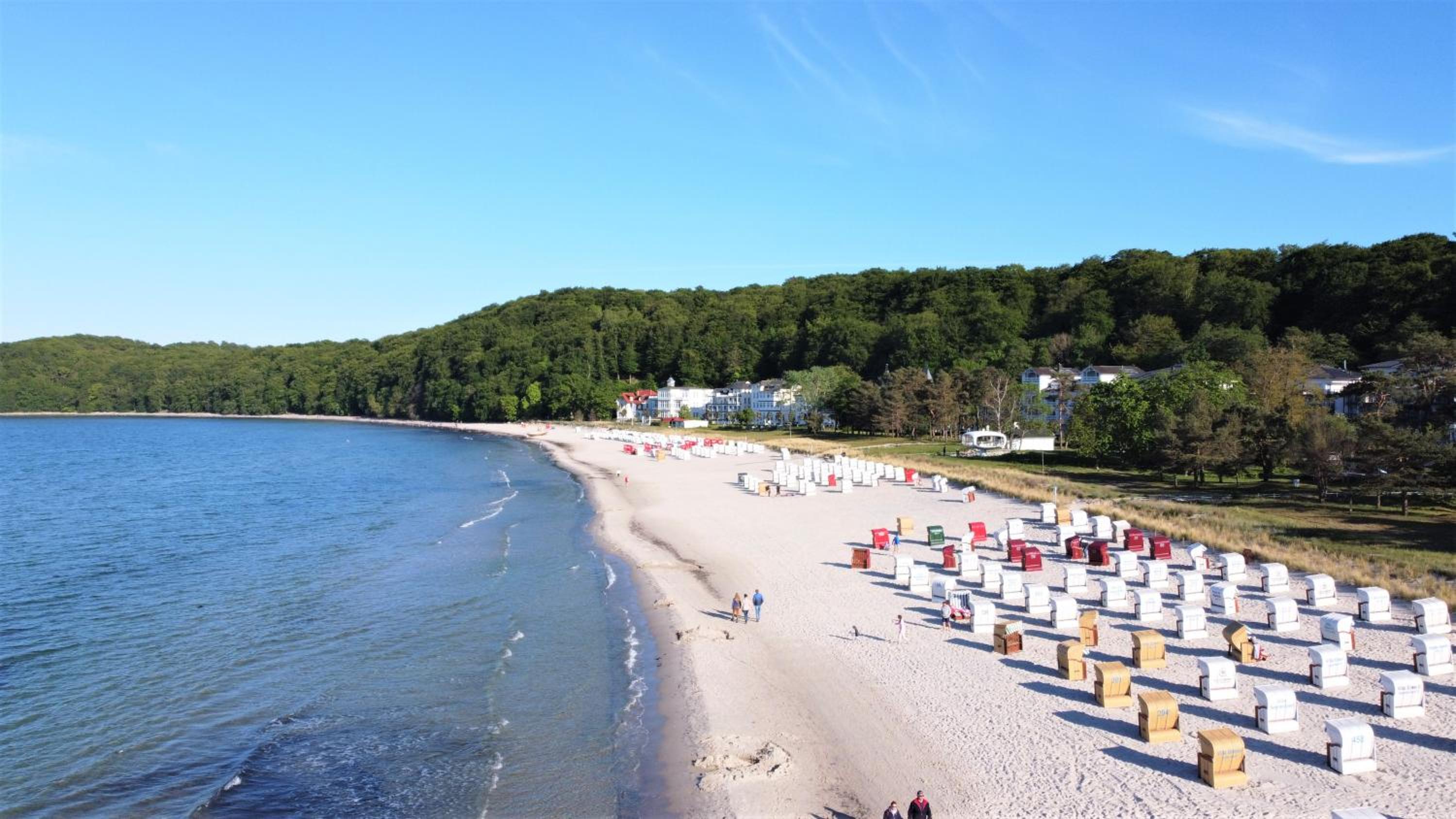 Villa Beatrice - WE 13 mit eigener Sauna, 2 Dachterrassen, kleiner Meerblick
