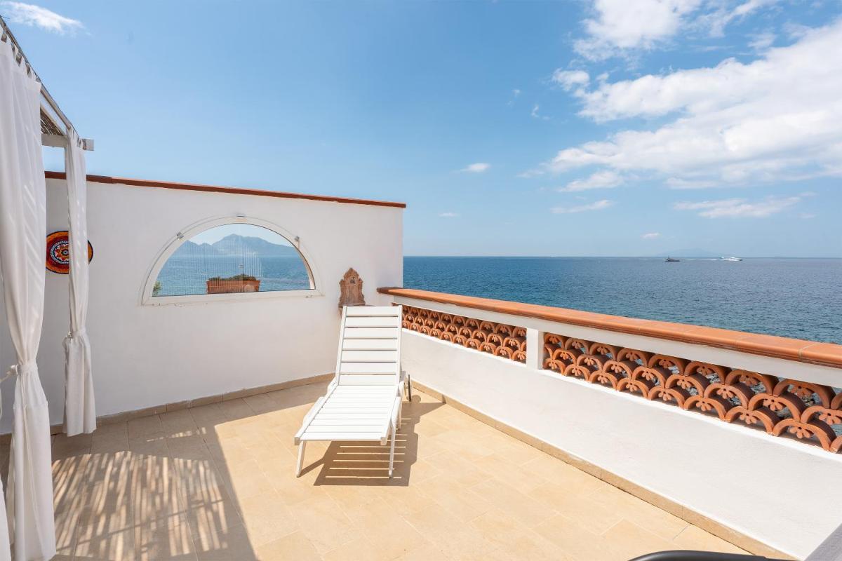 Maison Aurora Home on the sea photo 3