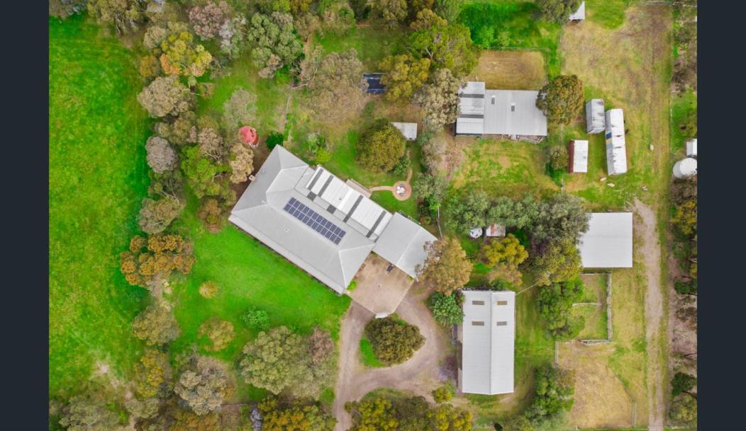 10BR Great Ocean farmstay for 20 people