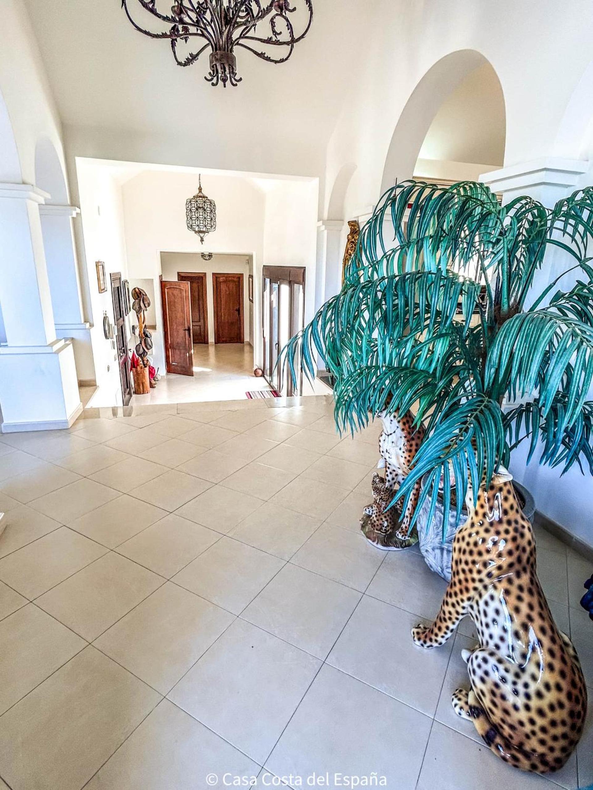 Luxurious Villa - Coín