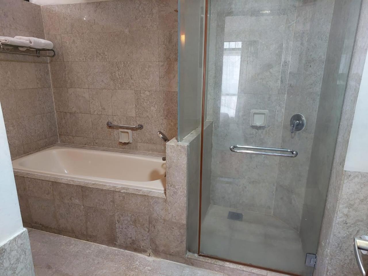 DOUBLE DELUXE APARTMENT AT BERJAYA TIMES SQUARE kL
