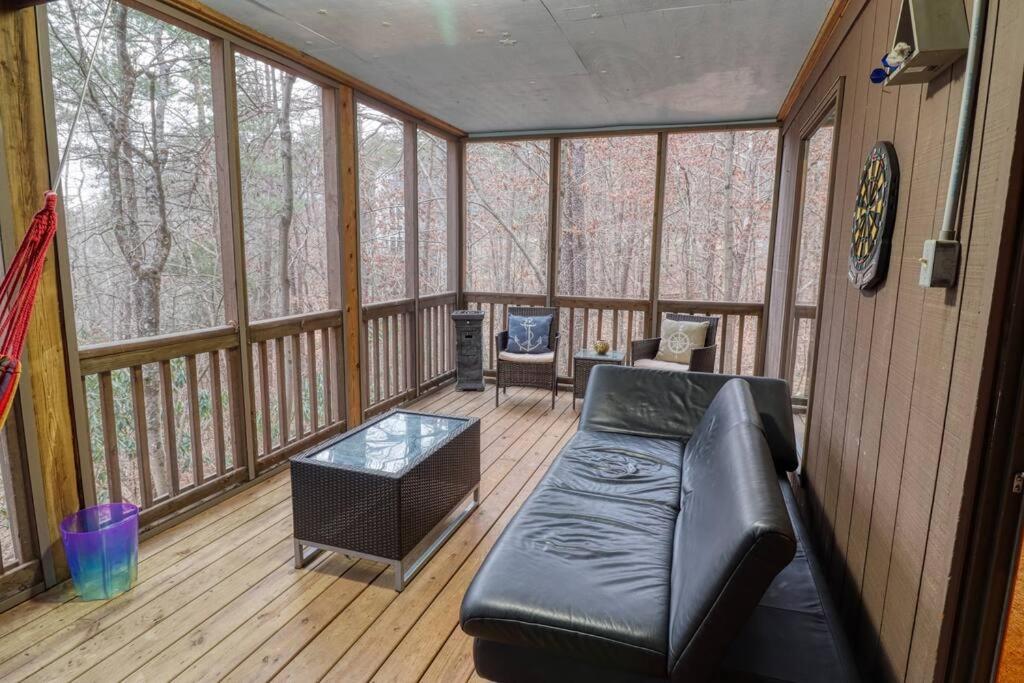 4-Bedroom+Loft-Sauna-Pool table-Bar-2 Fireplaces