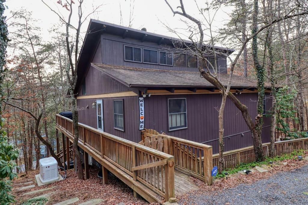 4-Bedroom+Loft-Sauna-Pool table-Bar-2 Fireplaces