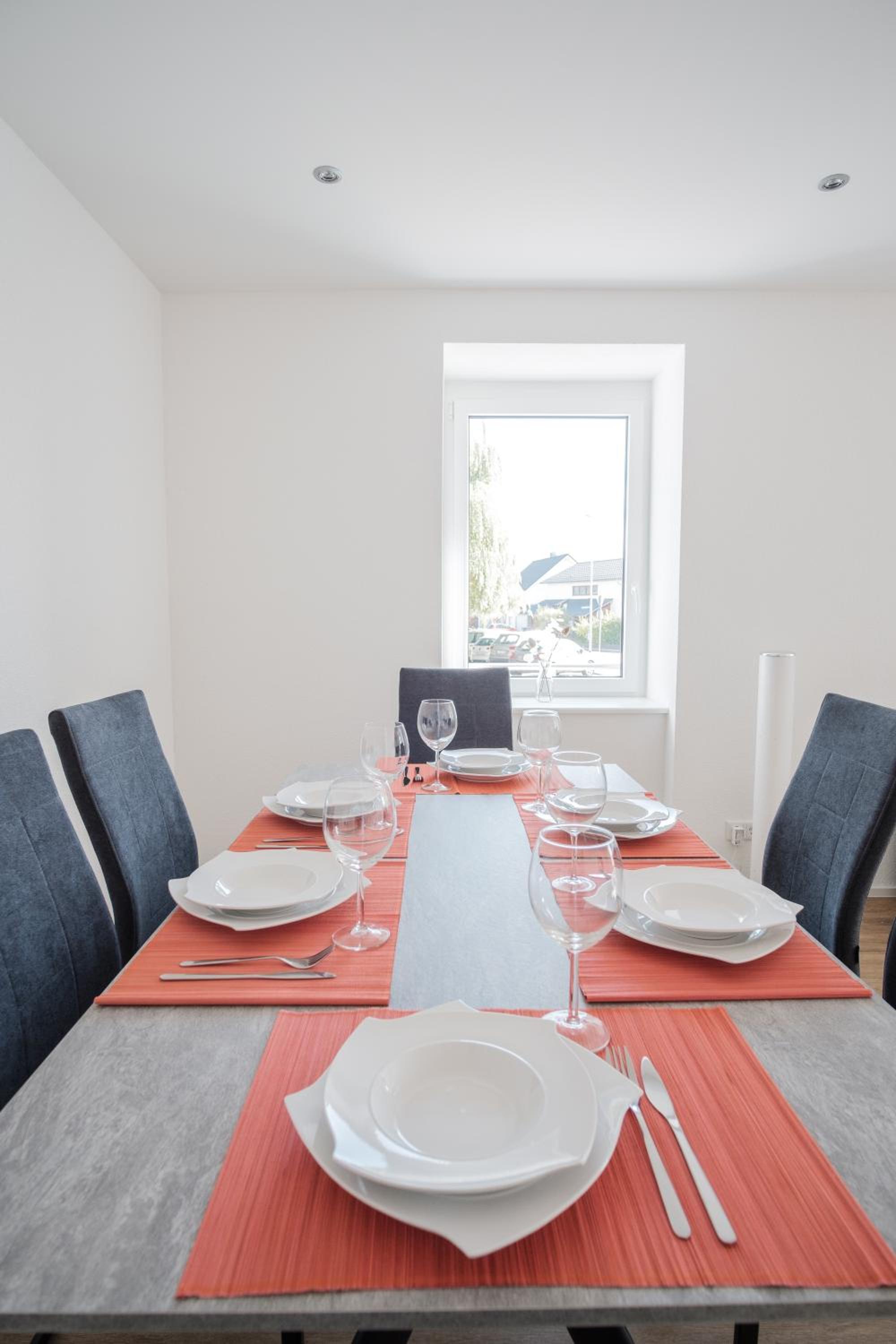Neusaniertes 3Familienhaus am Bahnhof Wyhlen 7Min von Basel CH