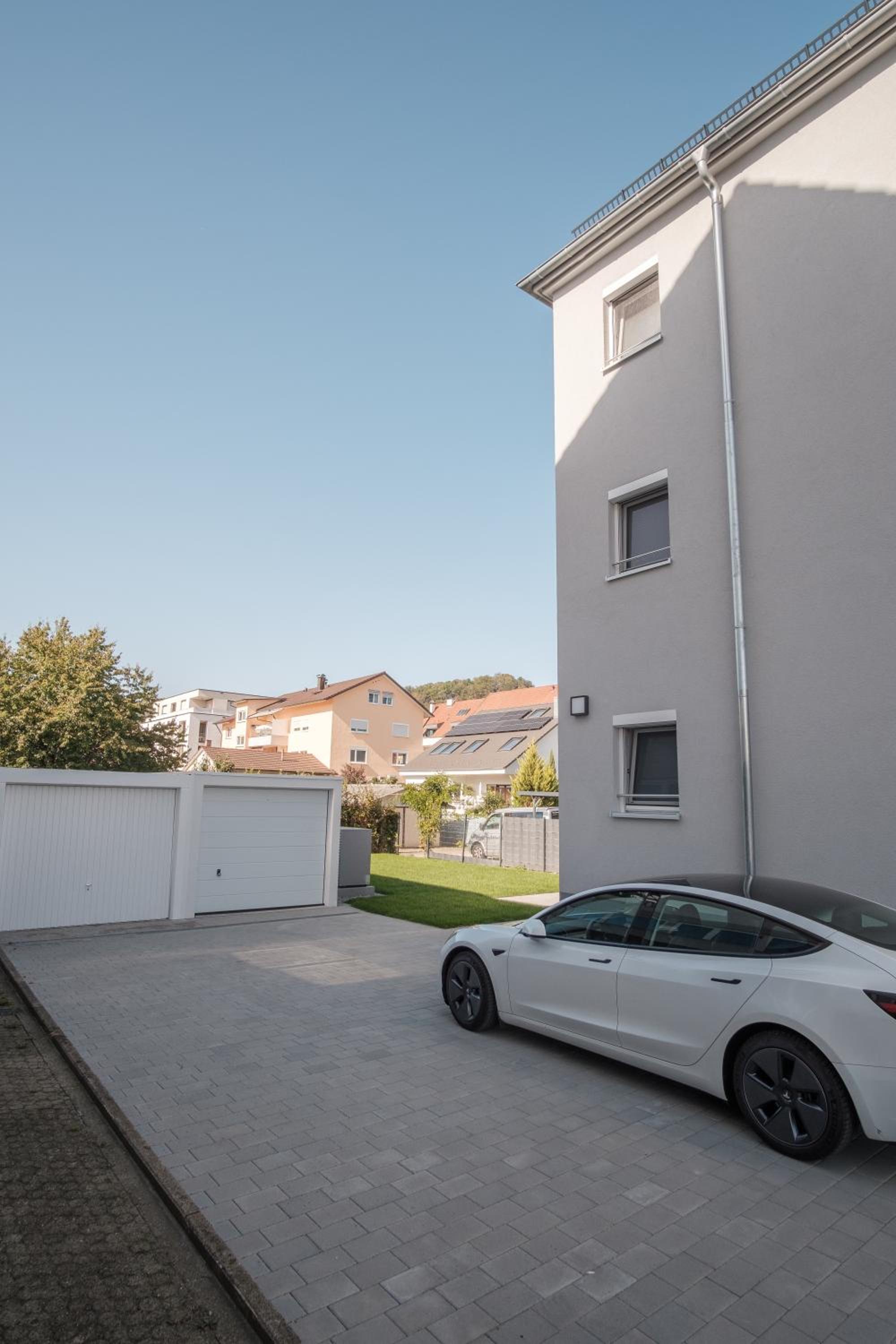 Neusaniertes 3Familienhaus am Bahnhof Wyhlen 7Min von Basel CH