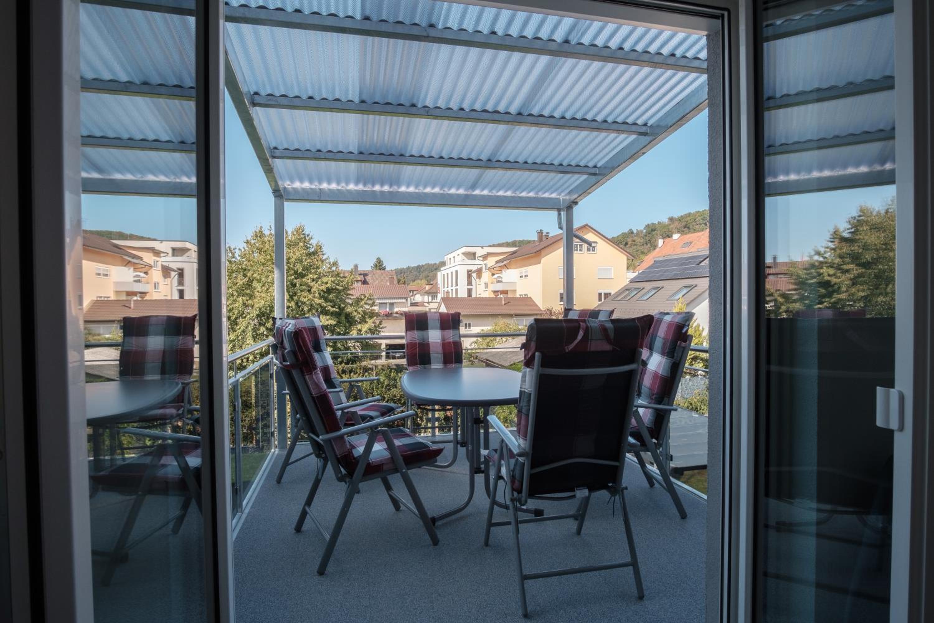 Neusaniertes 3Familienhaus am Bahnhof Wyhlen 7Min von Basel CH