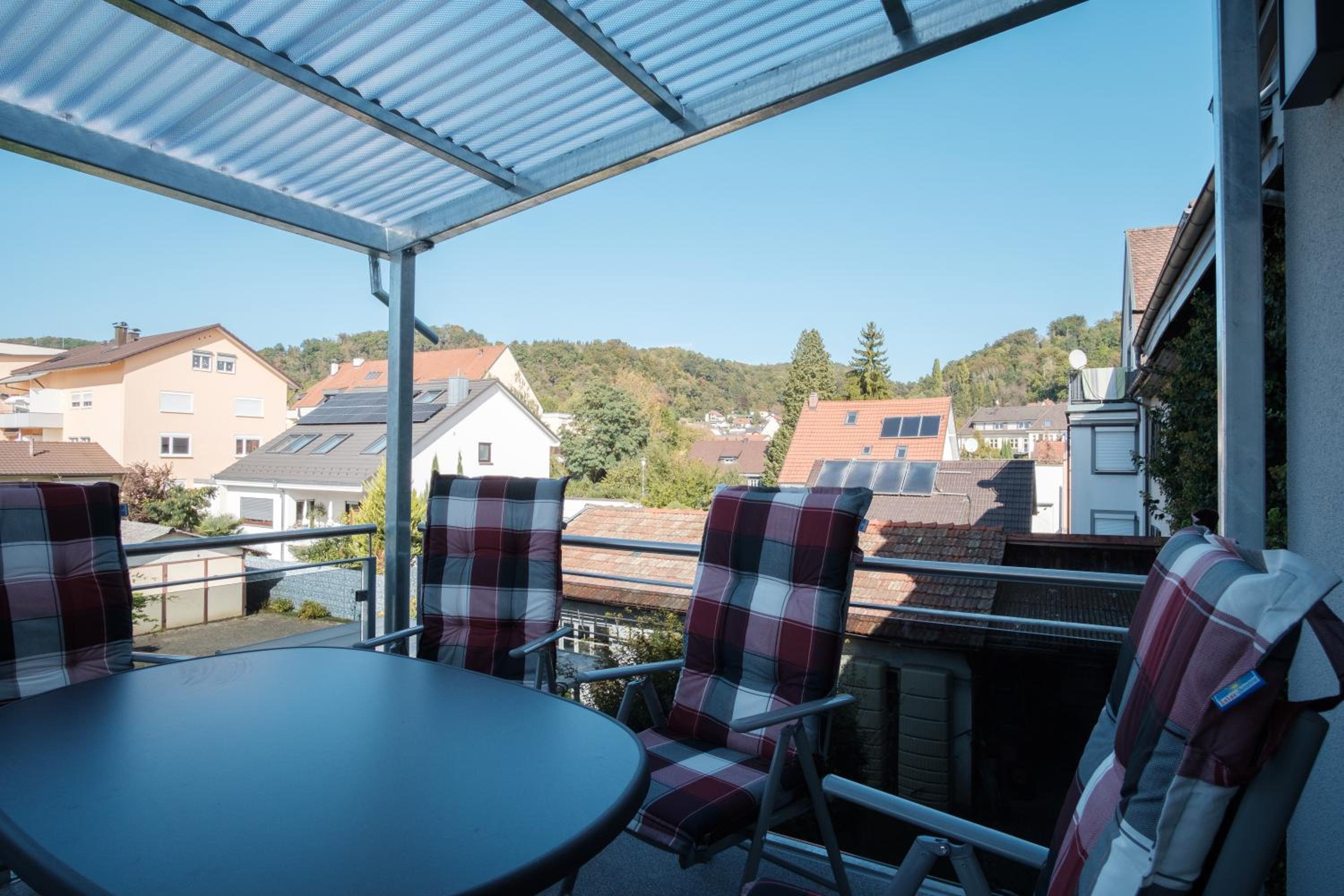 Neusaniertes 3Familienhaus am Bahnhof Wyhlen 7Min von Basel CH