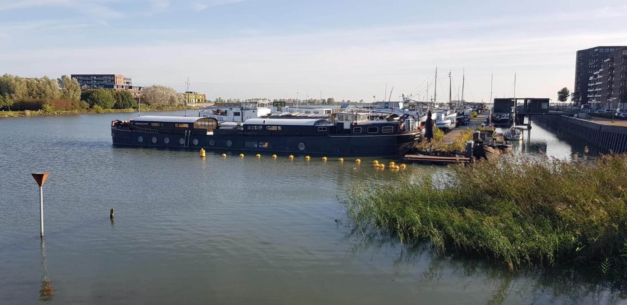 WHEELHOUSE EUPHRATE HOUSEBOAT