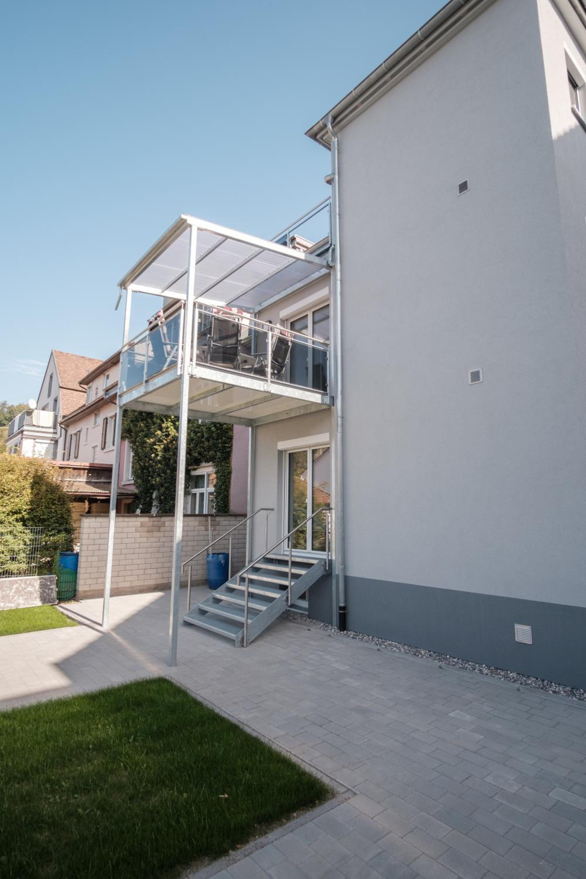 Neusaniertes 3Familienhaus am Bahnhof Wyhlen 7Min von Basel CH