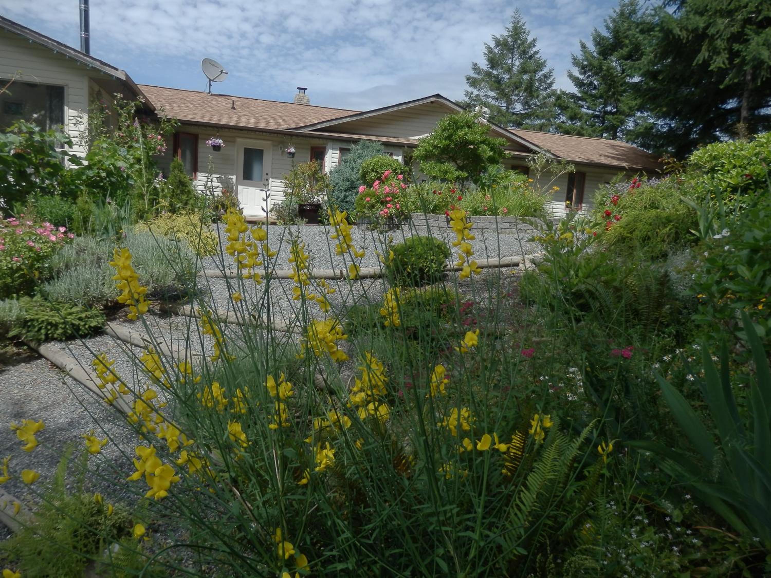 Armand Heights - Image 1