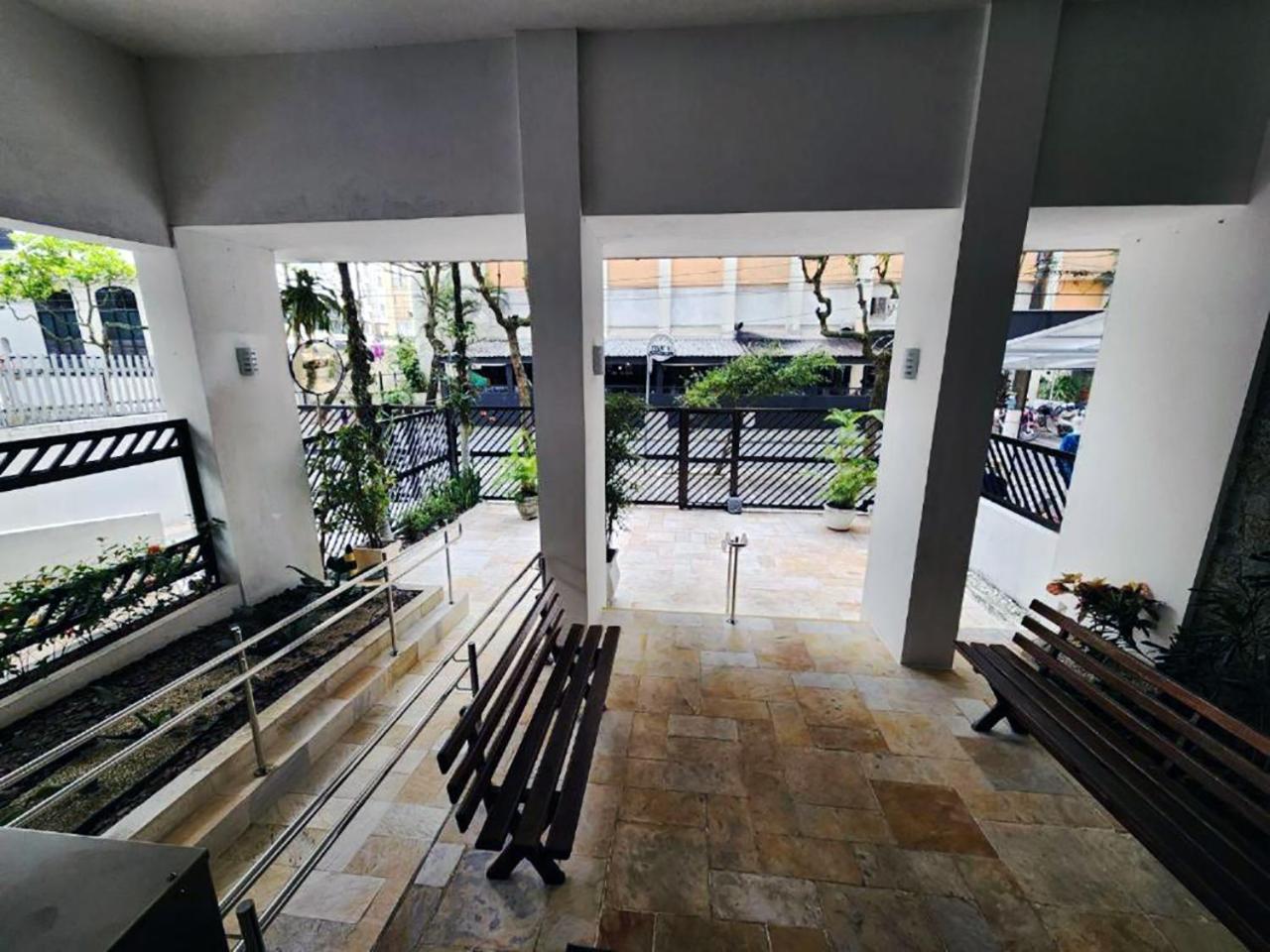 Apartamento 4 quartos, 3 banheiros, vista para o mar Pitangueiras, sacada, 1 vaga de garagem, apenas 50 metros do mar