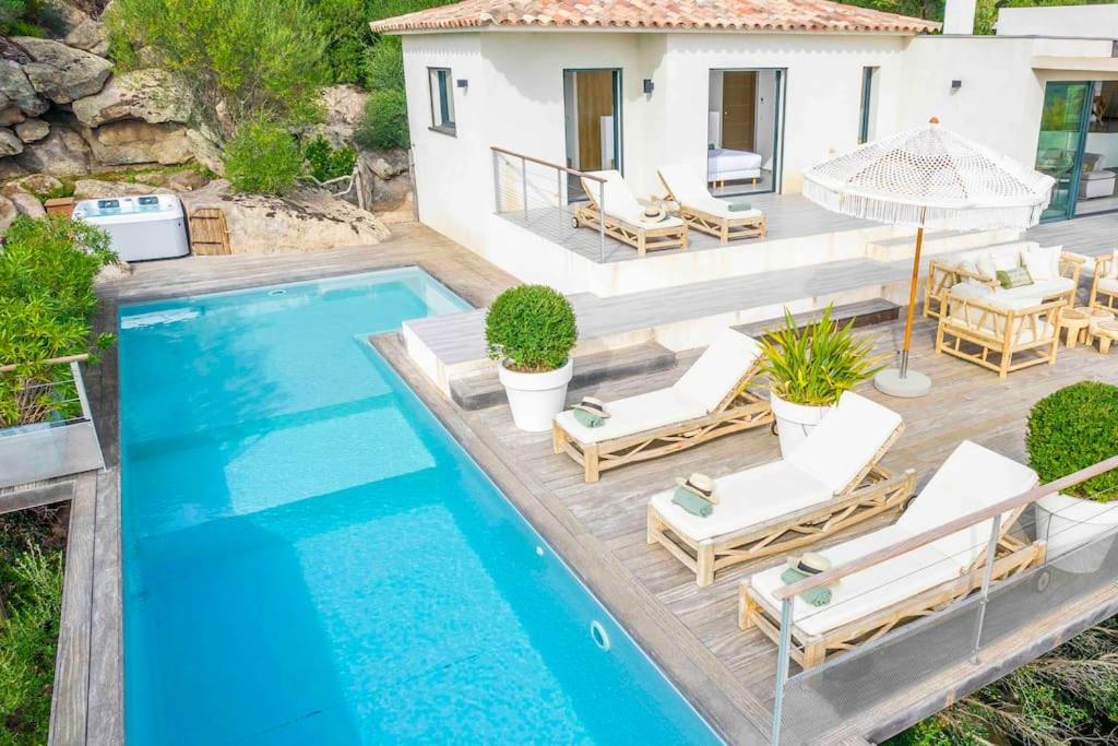 Ivona Vacances - Villa de luxe avec piscine chauffée à Santa-Giulia